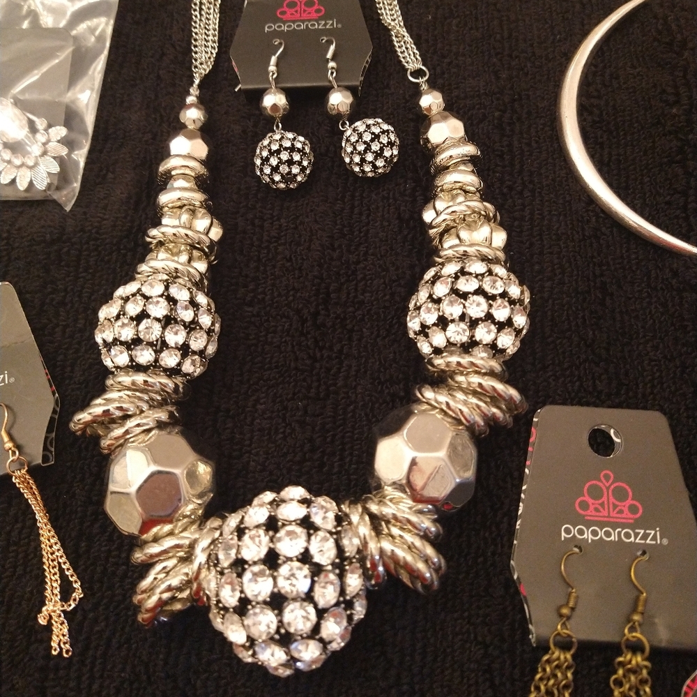 Paparazzi Silver and Black Beaded Necklace Set